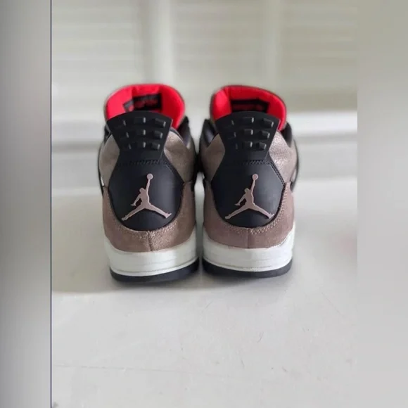 11.5 Jordan 4Retro Taupe Haze 2021.
